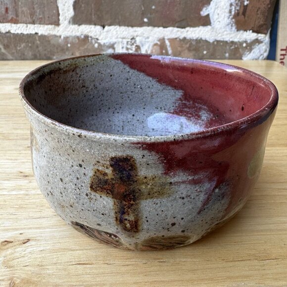 Empty Bowls‎ Art Pottery Bowl Red Beige Cross Motif Speckled 4.5" x 2.75" Signed - Picture 1 of 13